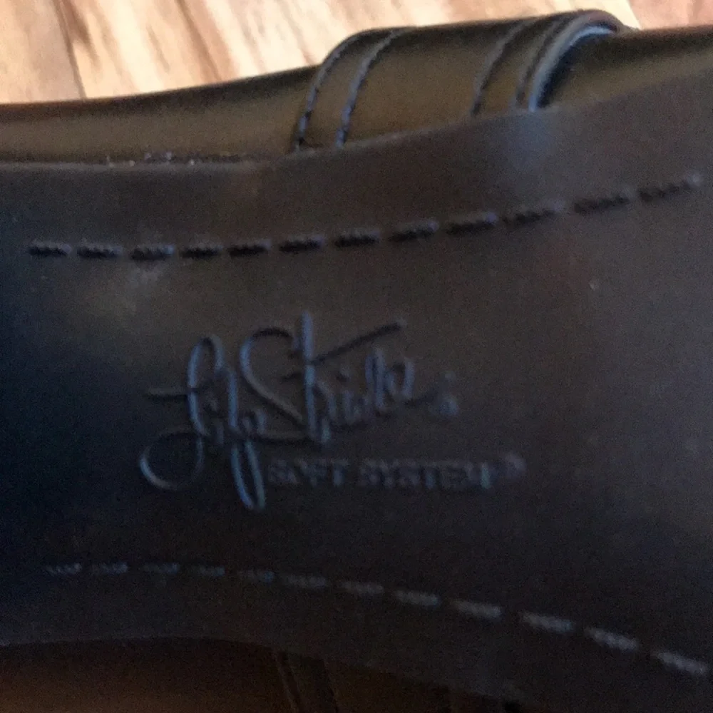 Life Stride Soft Systems black slip on buckle vegan 2.5” heel shootie shoes EUC